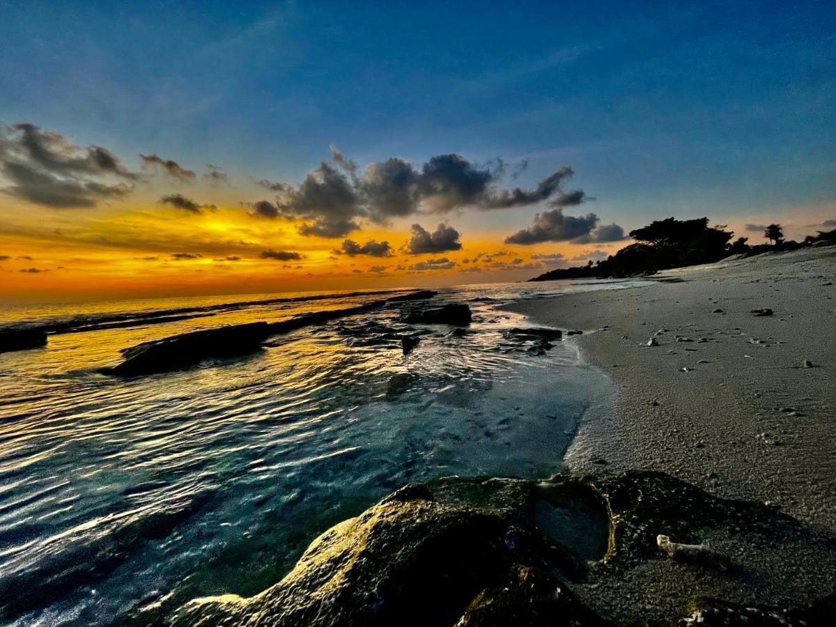 Готель Thoddoo Island Life Екстер'єр фото